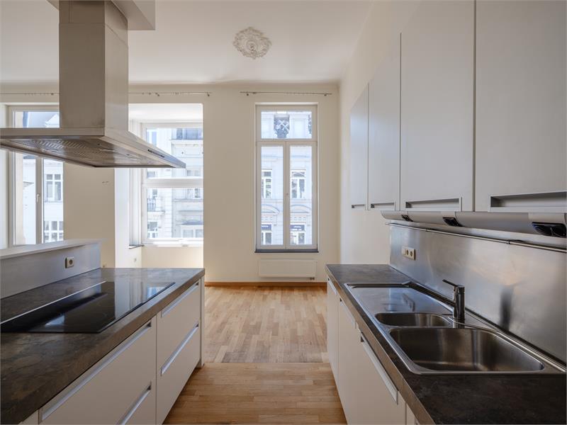 Riant appartement met luxe afwerking op top locatie 