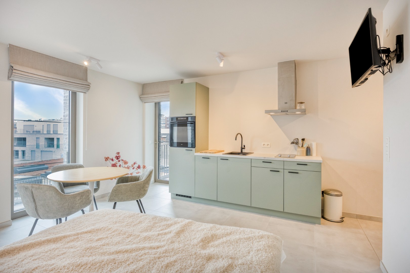 Bemeubelde studio met terras en kelderberging in het centrum van Leuven! - EPC 50 kWh/m² - bewoonbare opp. 37,5 m² 