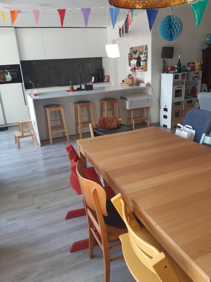 BEN-appartement met terras en tuintje. 