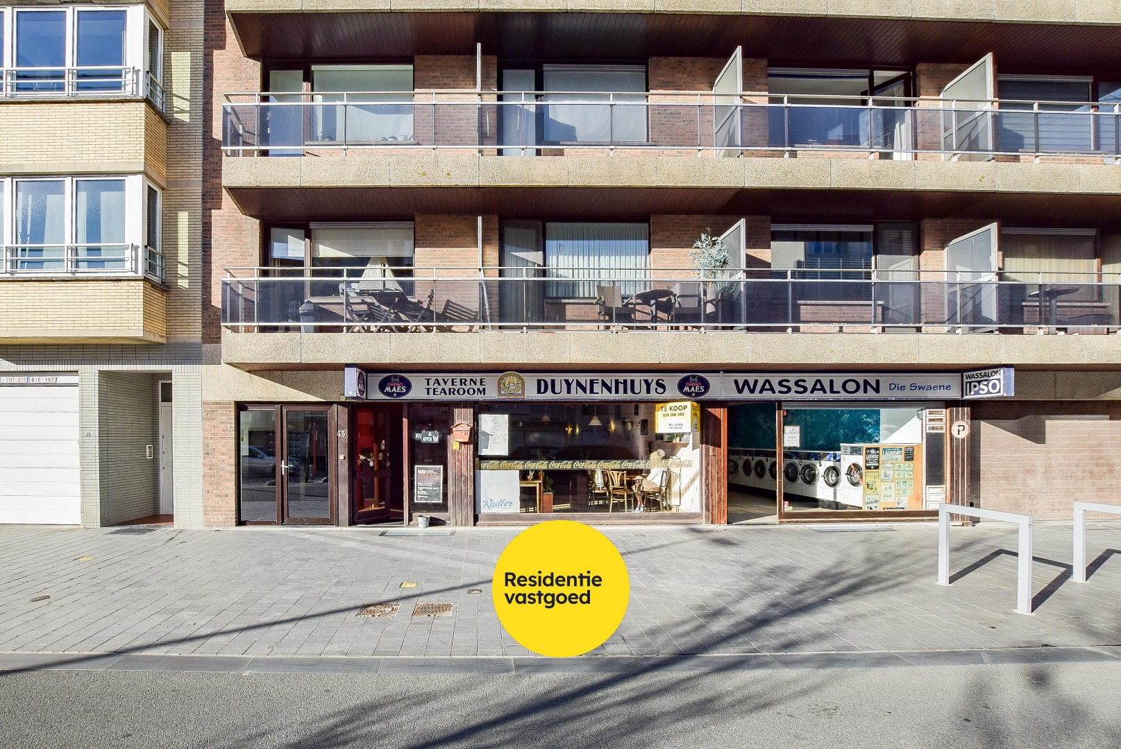 Ruim gelijkvloers appartement met ingerichte horecazaak en woonappartement, ideaal gelegen in het bruisende Nieuwpoort-Bad. 