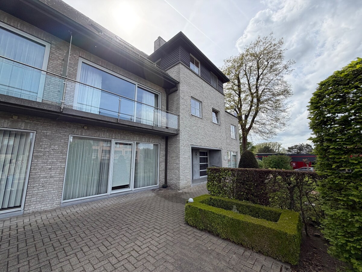 Ruim appartement met 2 terrassen nabij de Schelde. 