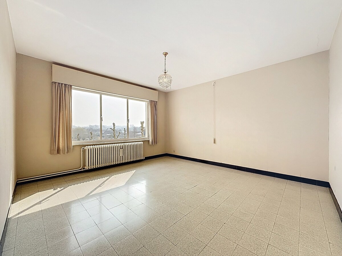 Ruime, karaktervolle woning met zuidgerichte tuin te Hillegem 