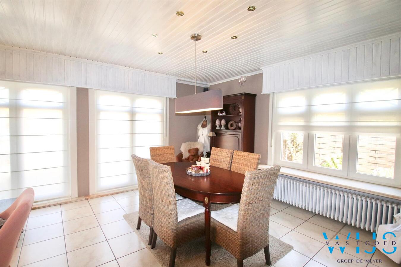 Piekfijn onderhouden en gerenoveerde bungalow te Zelzate! 