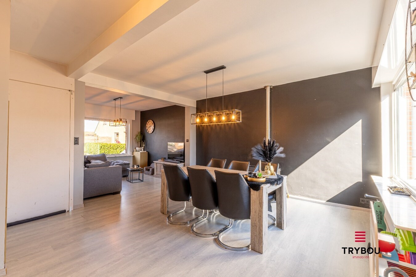 Zeer ruime gezinswoning in het centrum van Houthulst 