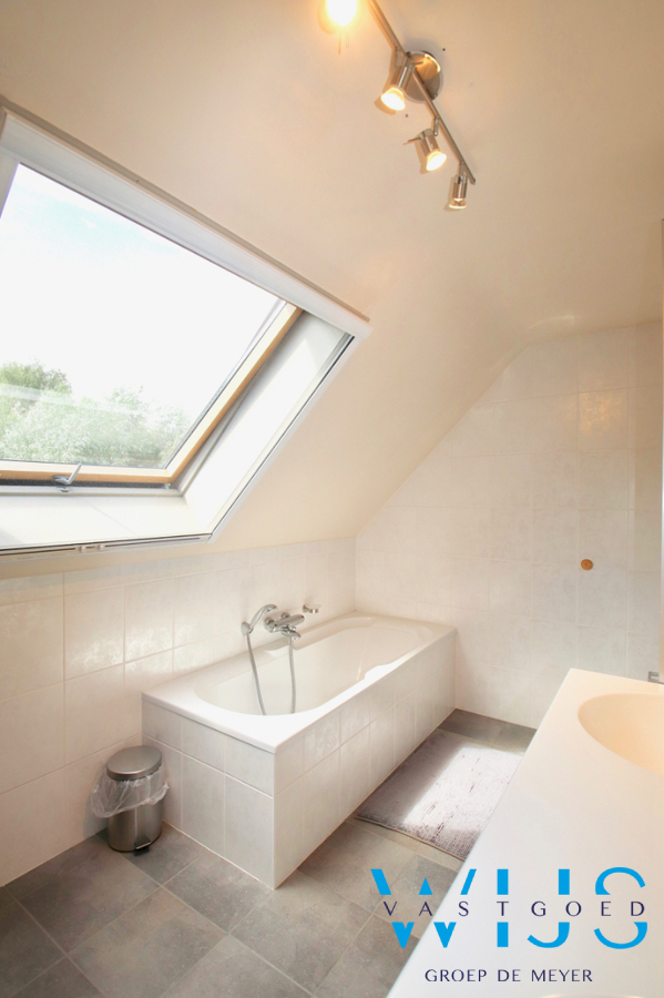 Tof woonhuis met tuin te Boekhoute ! 