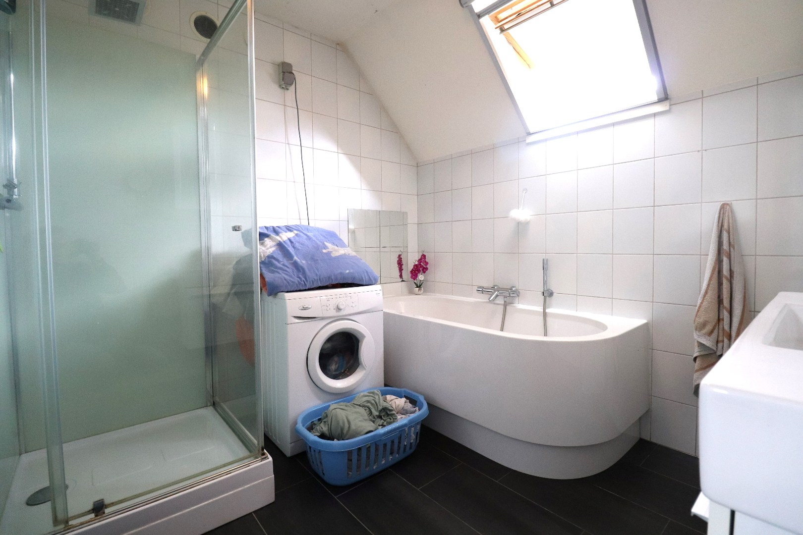 Zeer ruim duplex appartement met 3 slaapkamers in centrum Geel 