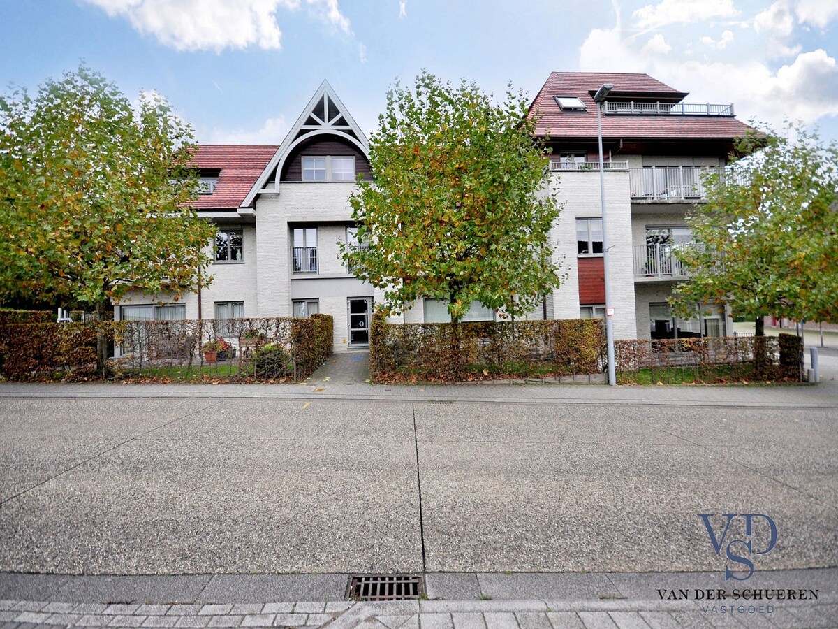 Exceptioneel appartement in hartje Dikkelvenne. 