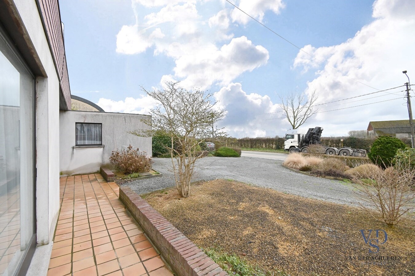 Eigendom met mogelijkheden op  meer dan 1500 m² 