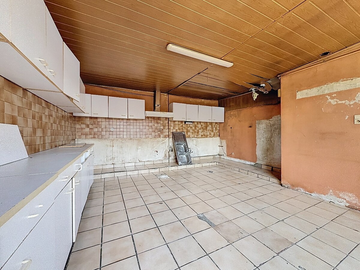 Te renoveren/te slopen handelshuis op 11 are te Sint-Antelinks 