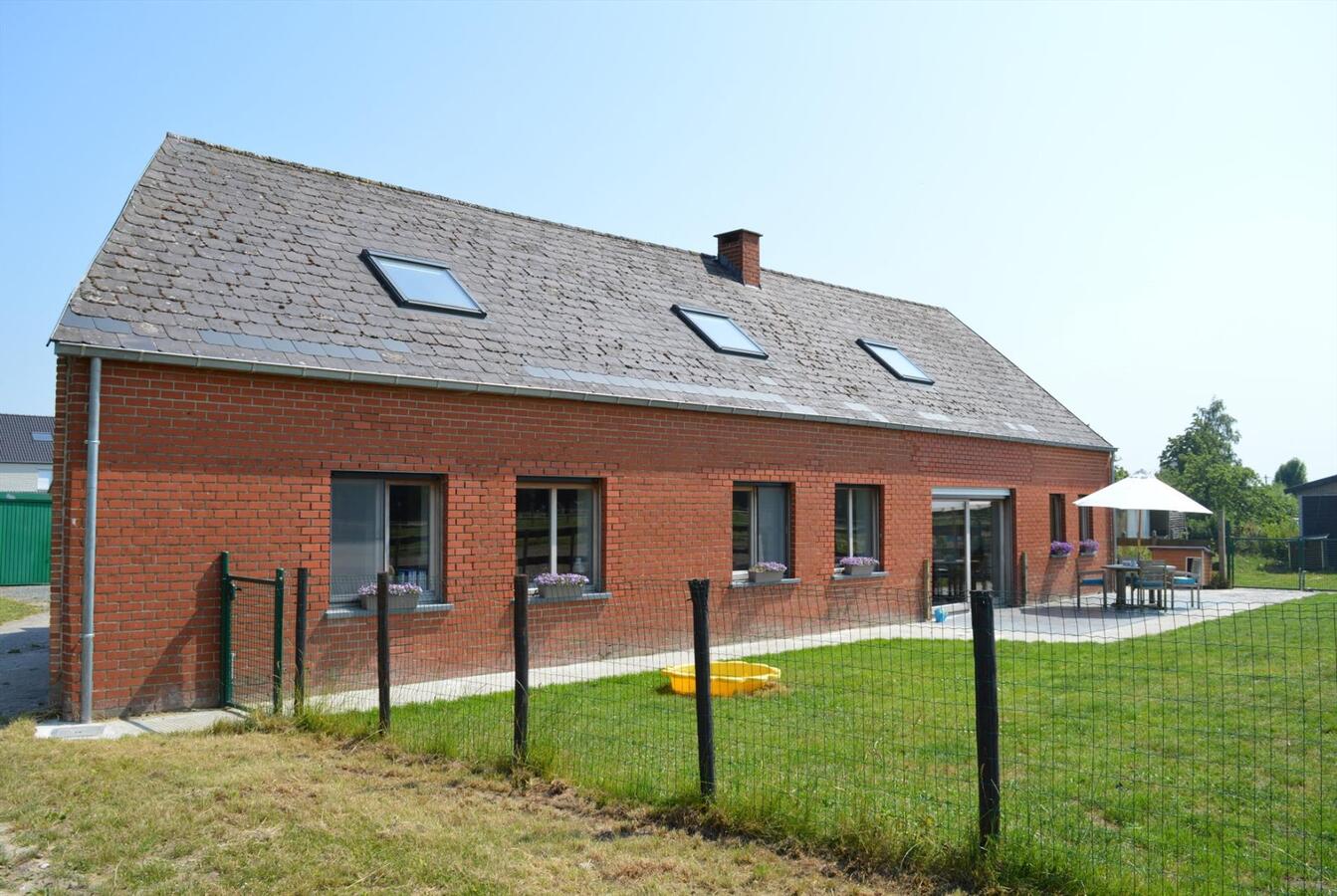 Gerenoveerde woning op ca. 6500m² te Buggenhout 