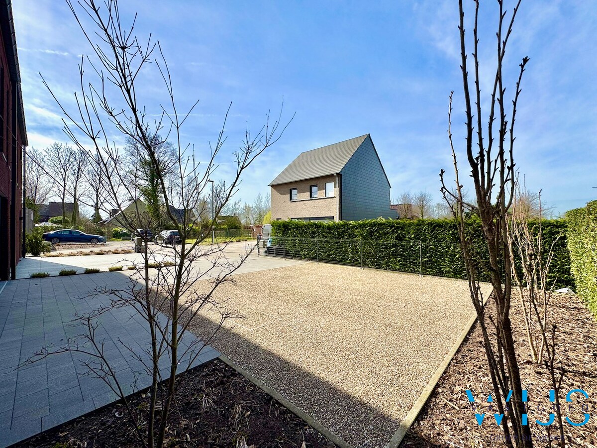 Prachtige HOB met unieke afwerking te Bassevelde ! 