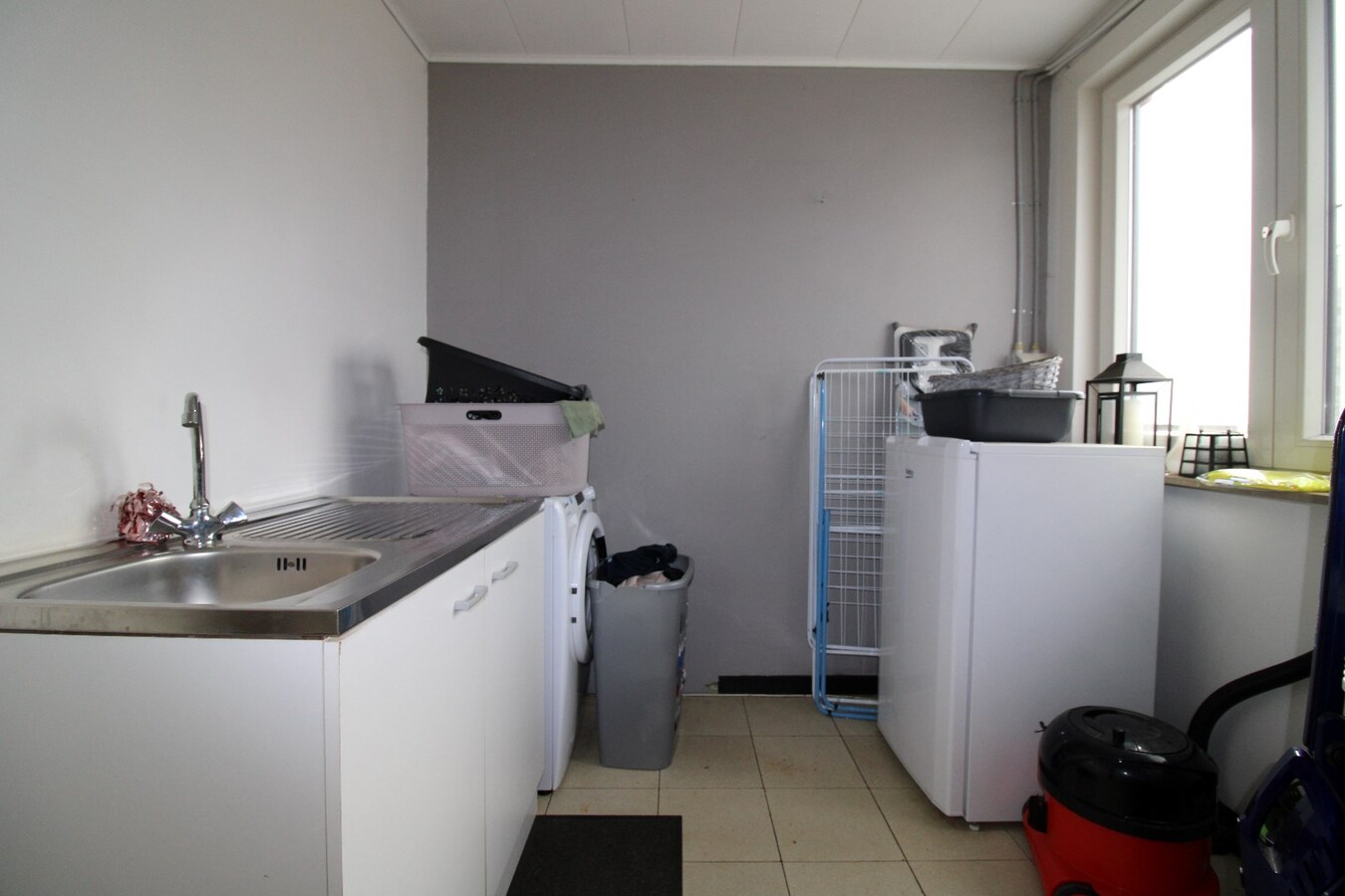 Gerenoveerde open bebouwing met gezellige tuin en garage 