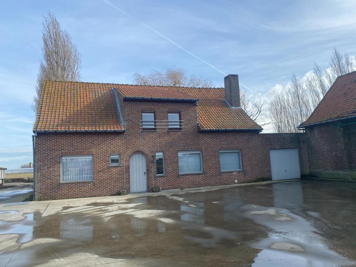 Prachtig gelegen, vrijstaande woning met landelijke vergezichten 