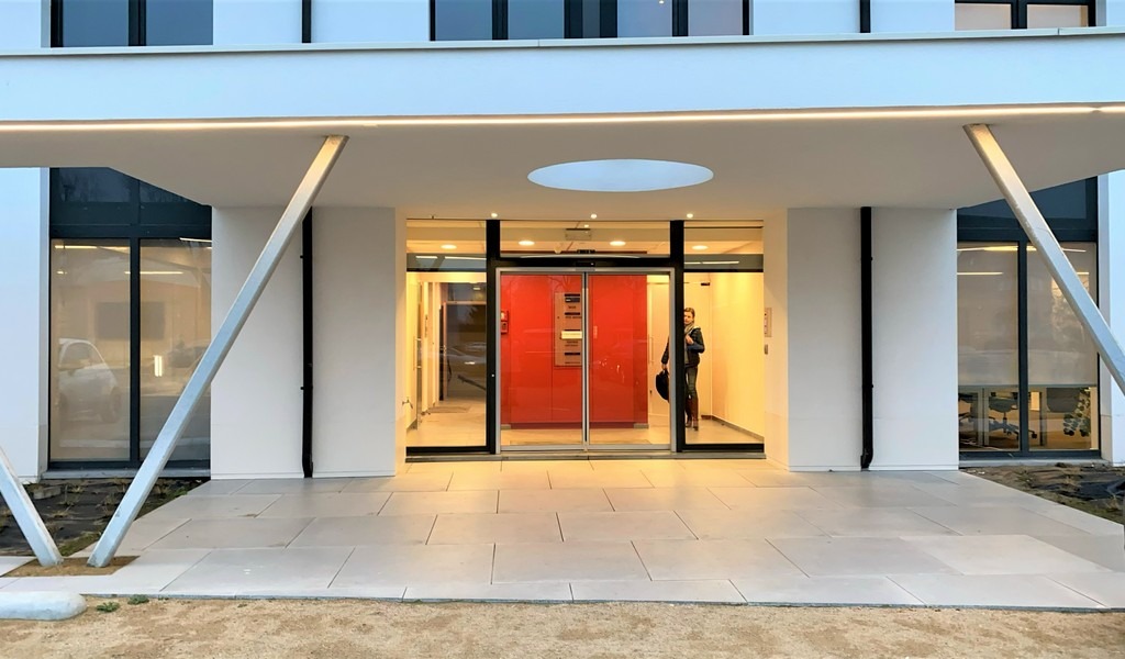 Kantoren te huur op zichtlocatie langs Kortrijksesteenweg in Sint-Martens-Latem