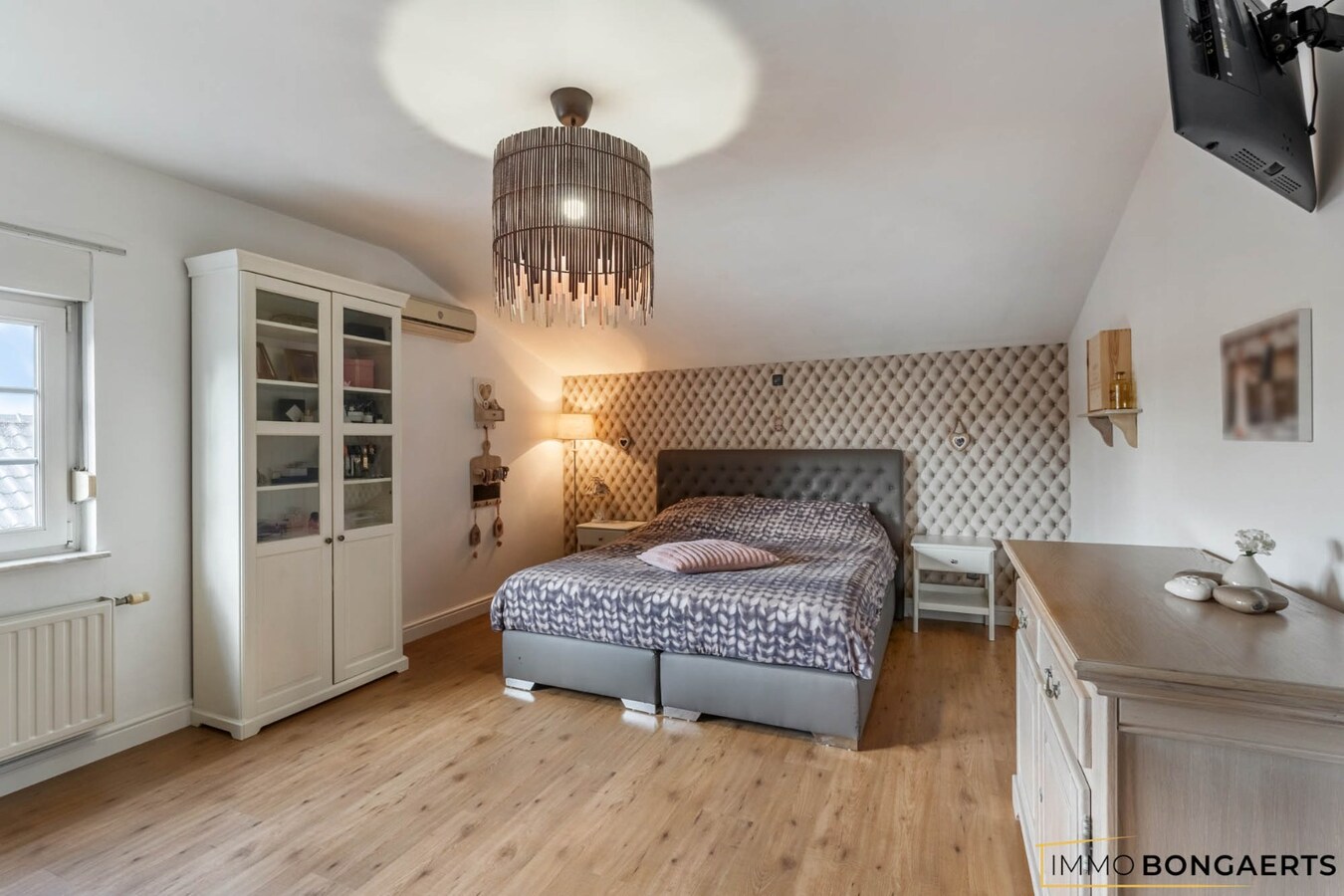 Instapklare woning met 4 slaapkamers en zwembad 