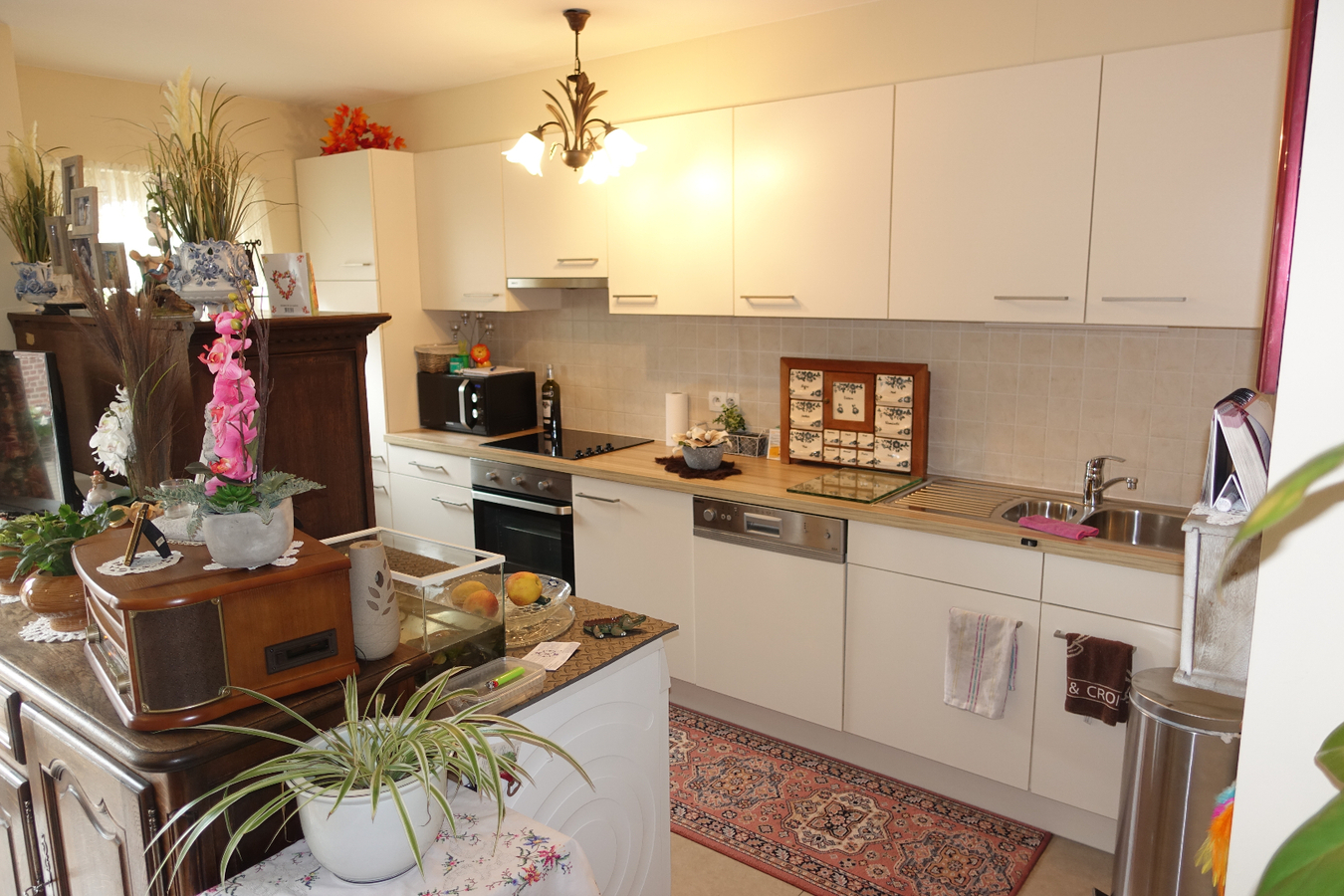 Lichtrijk appartement met autostaanplaats in het hartje van Lichtervelde 