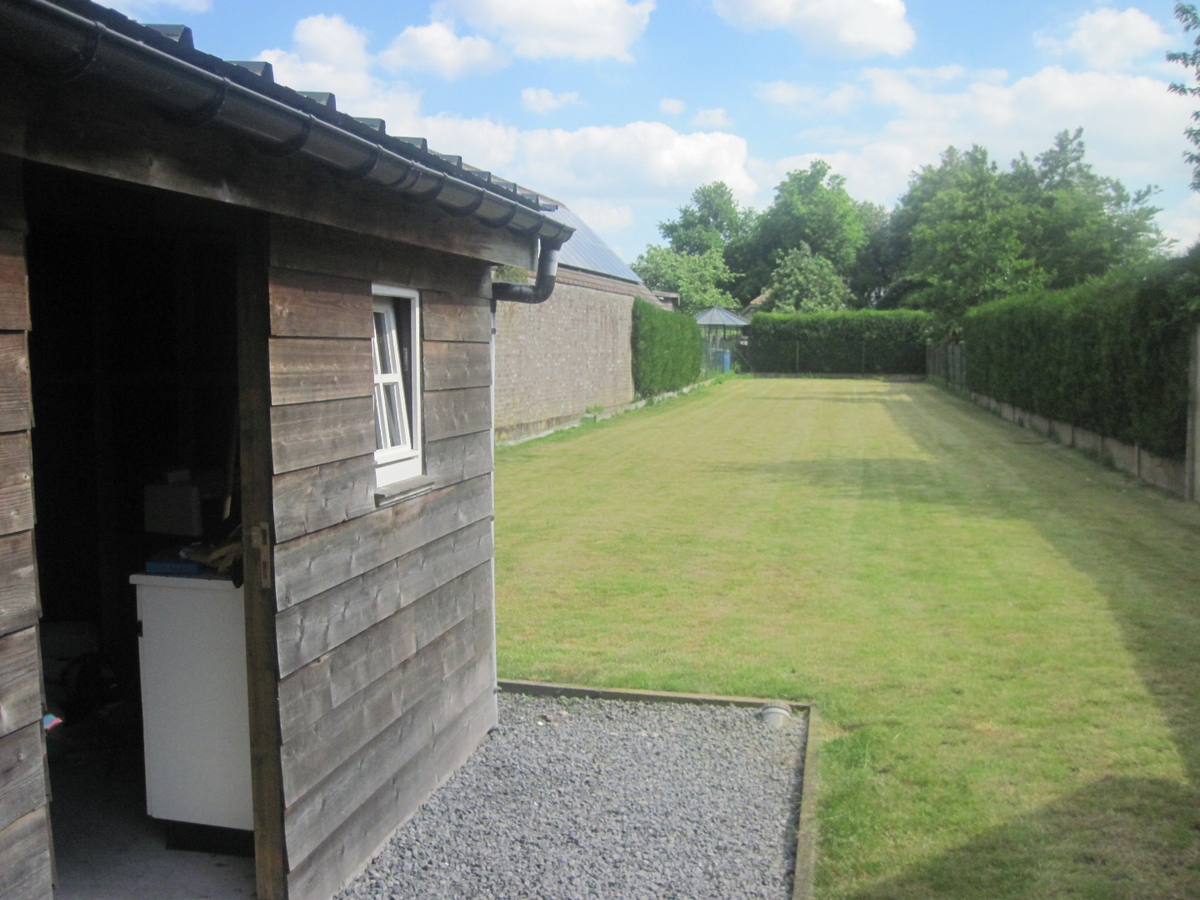 Praktische, goed onderhouden woning met tuin. 