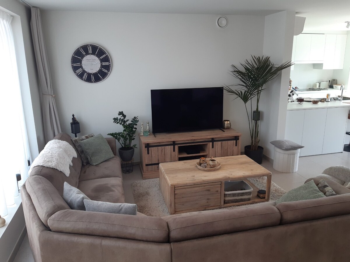 Ruim, energiezuinig 3- slaapkamer appartement. 