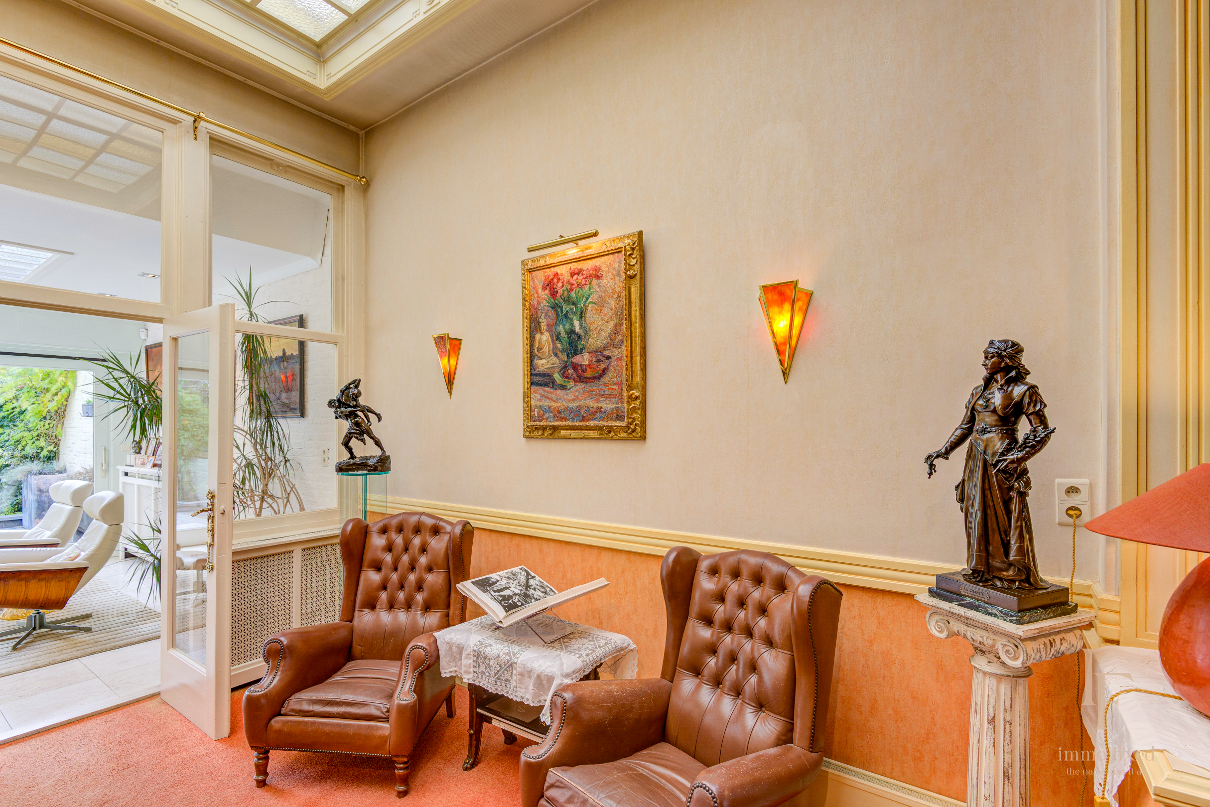 Een uitzonderlijk herenhuis met zes slaapkamers en een zuidgerichte stadstuin in hartje Antwerpen. 