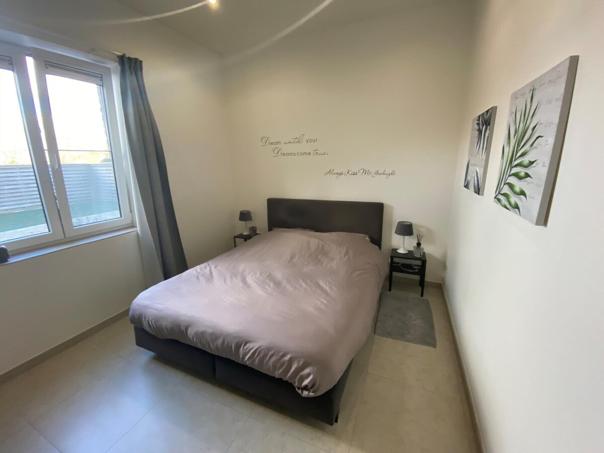 Recent ruim tuinappartement met 2 slaapkamers 