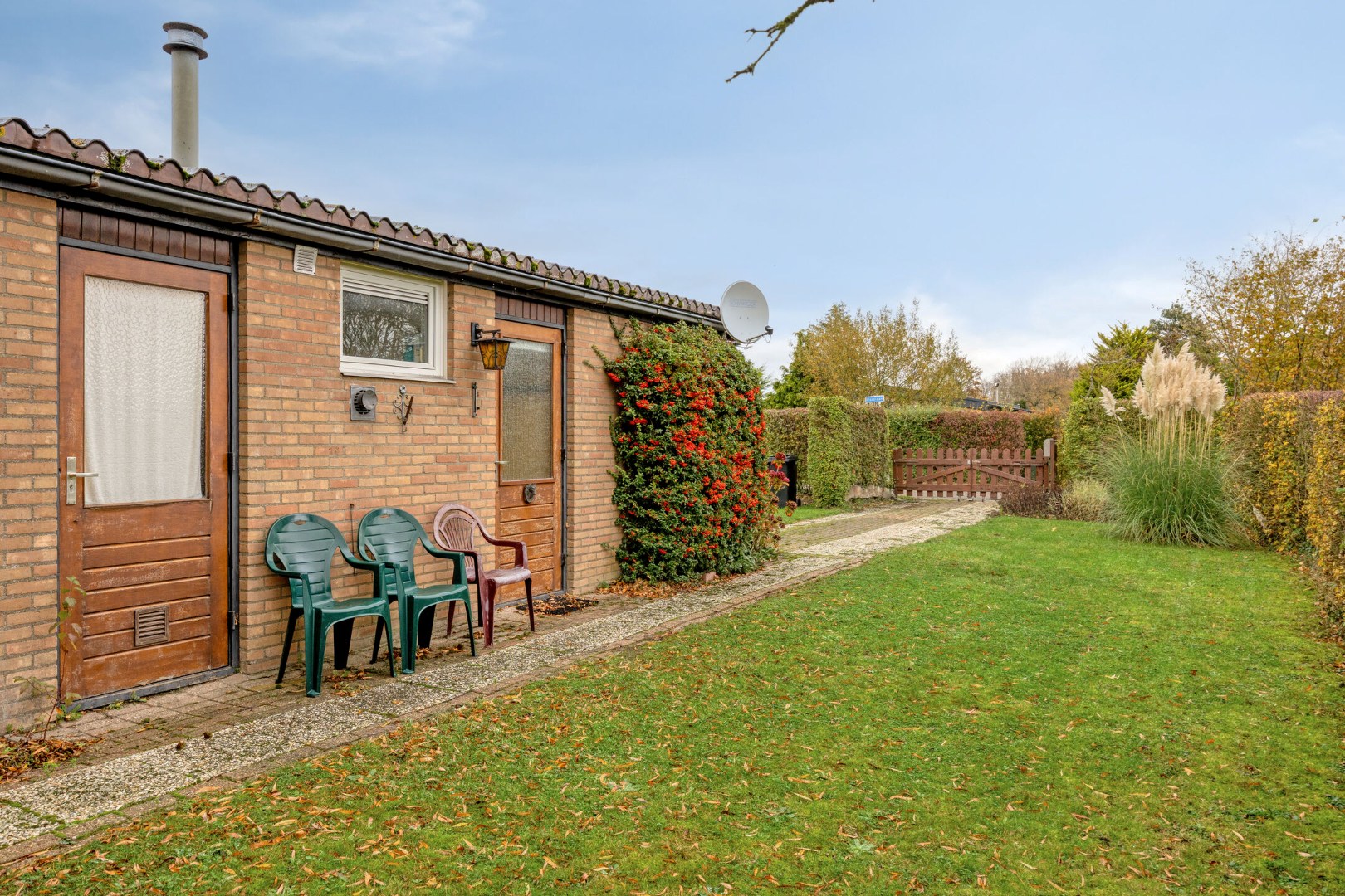 Rustig gelegen vrijstaande bungalow op steenworp afstand van jachthaven en Veerse Meer, deze woning dient gemoderniseerd te worden maar biedt vele mogelijkheden. 