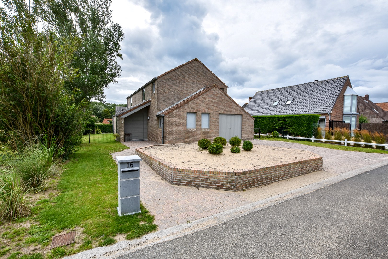 Residentieel gelegen villa op 740m² te Oostduinkerke. 