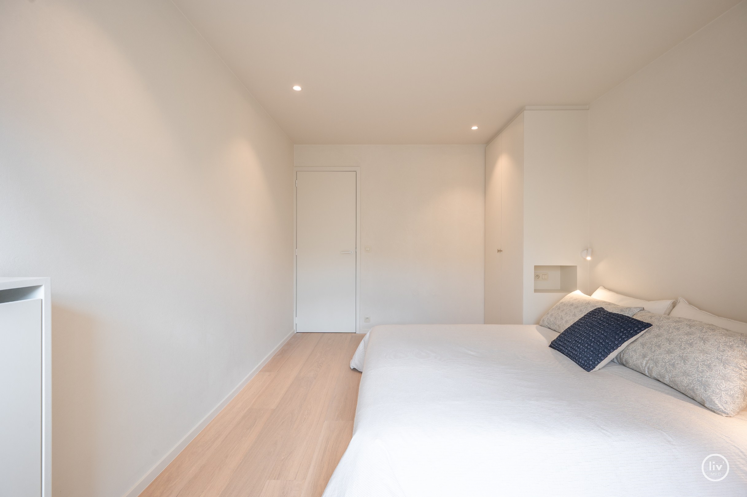 Appartement de 2 chambres élégamment rénové, idéalement situé près du Zoute. 