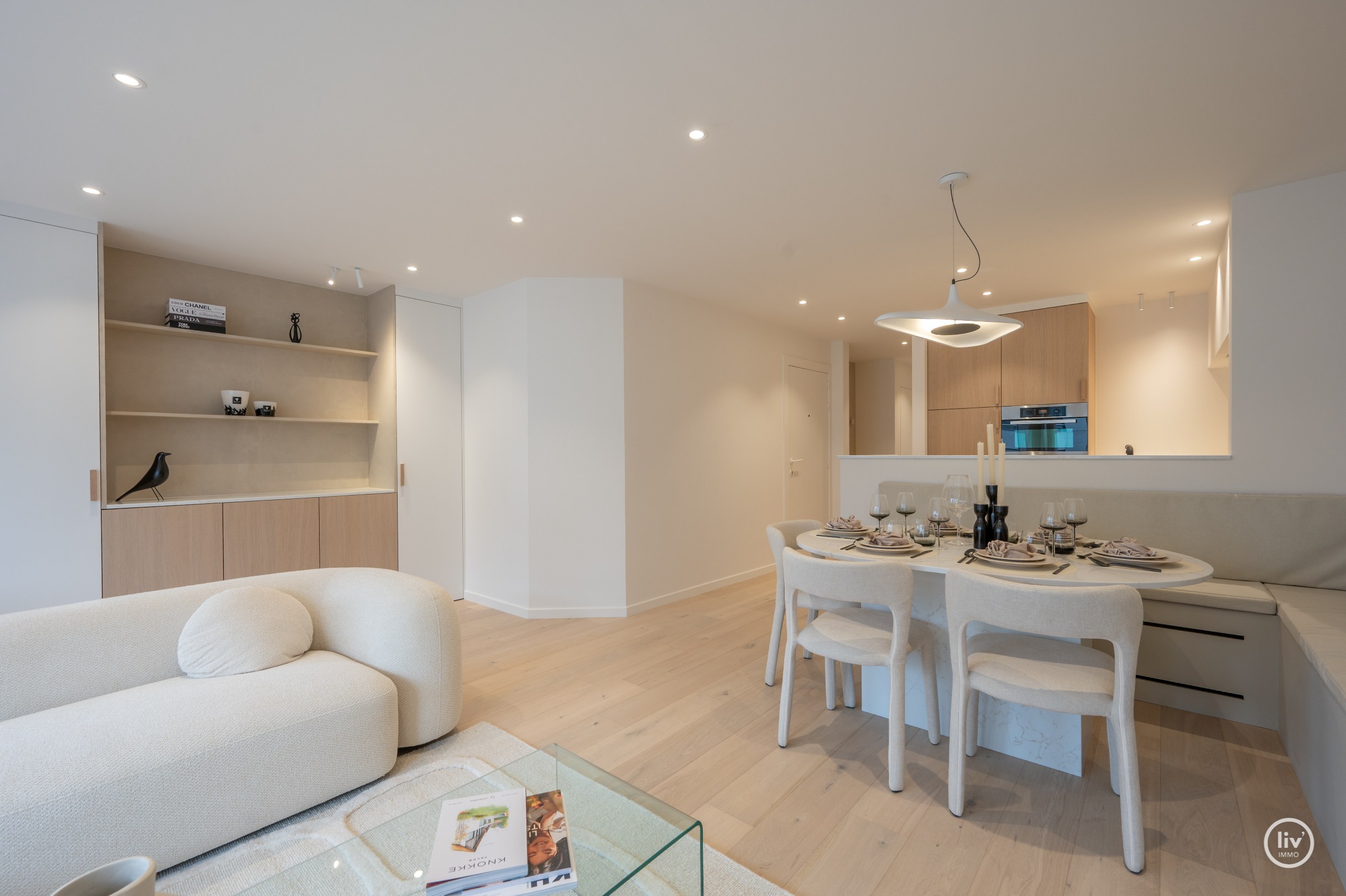 Volledig gerenoveerd en stijlvol appartement in het hart van Knokke in de  Lippenslaan. 