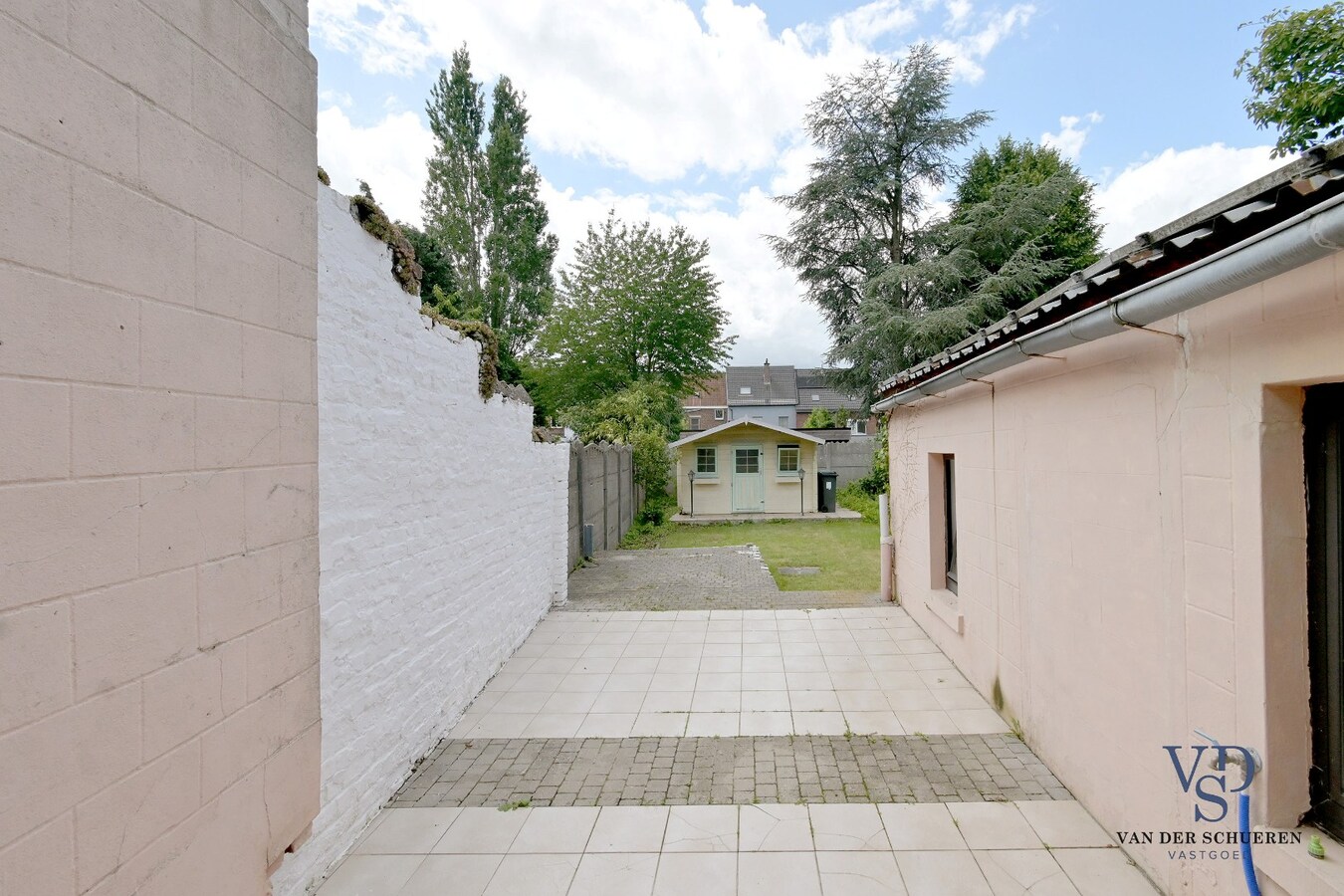 Ruime 3 slpk-woning met garage en tuin. 