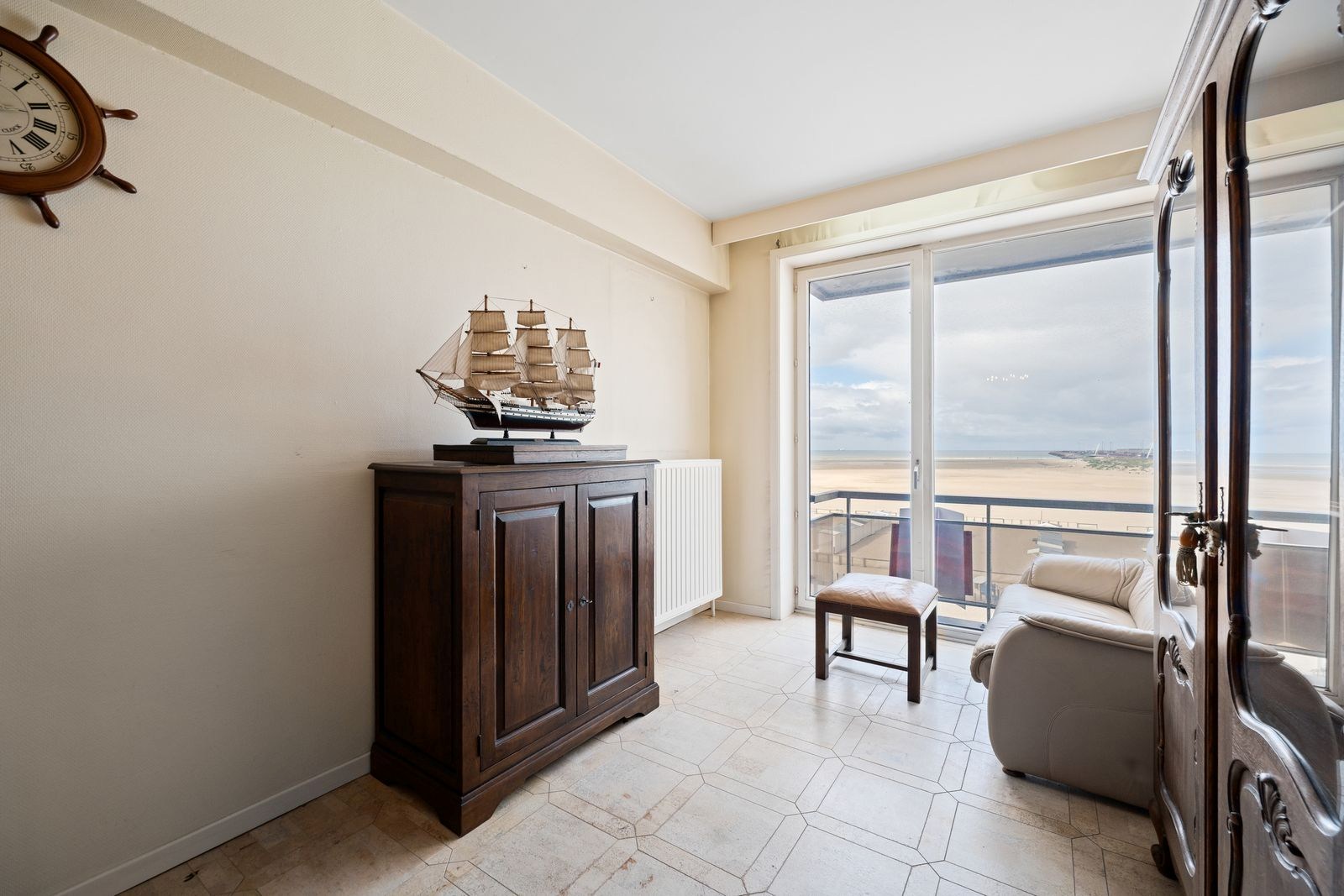 Appartement d'une chambre à rénover sur la digue de Zeebrugge 