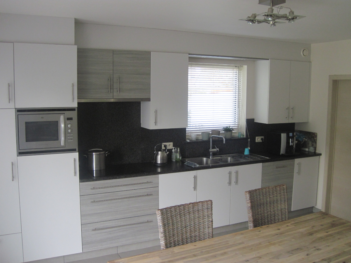 Recente, eigentijdse villa in doodlopende verkaveling ! 