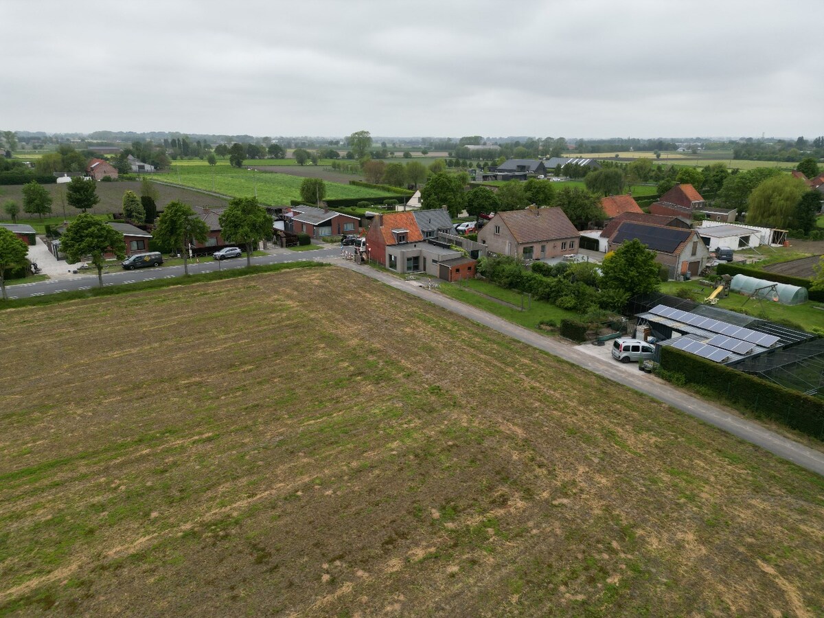 Woning met 2 slaapkamers en garage te Eernegem 