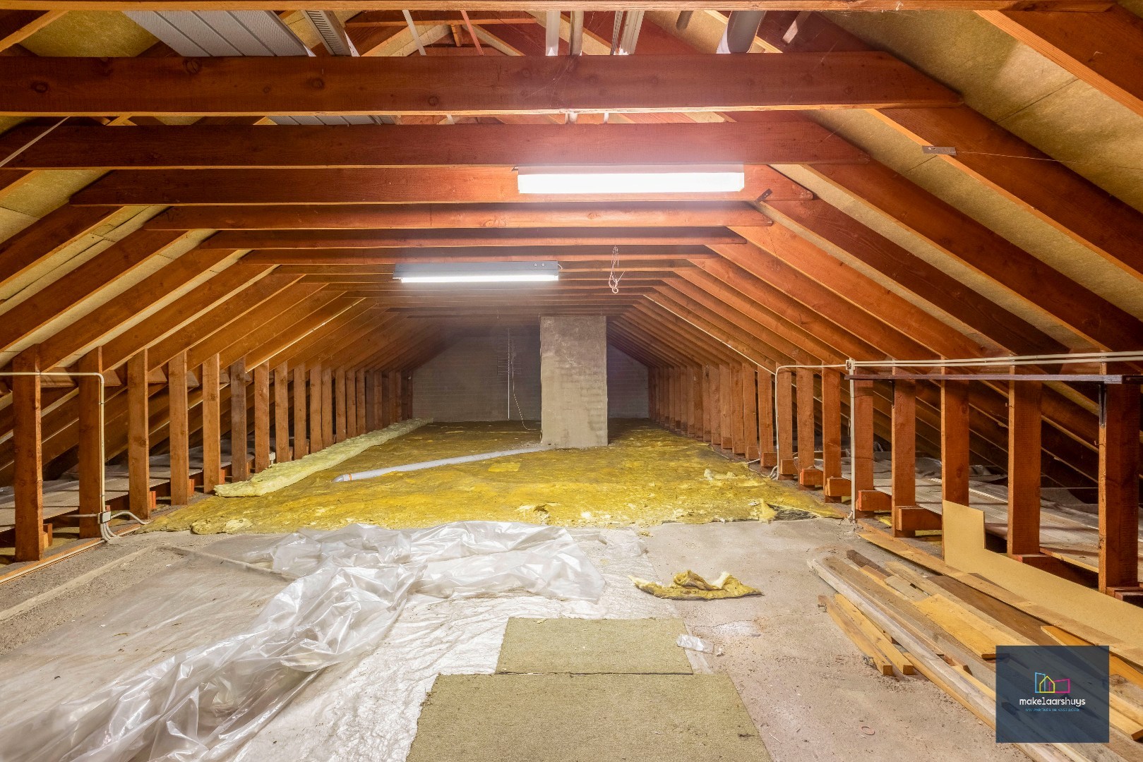 VERKOCHT !!! Goed onderhouden bungalow nabij centrum Mariakerke 