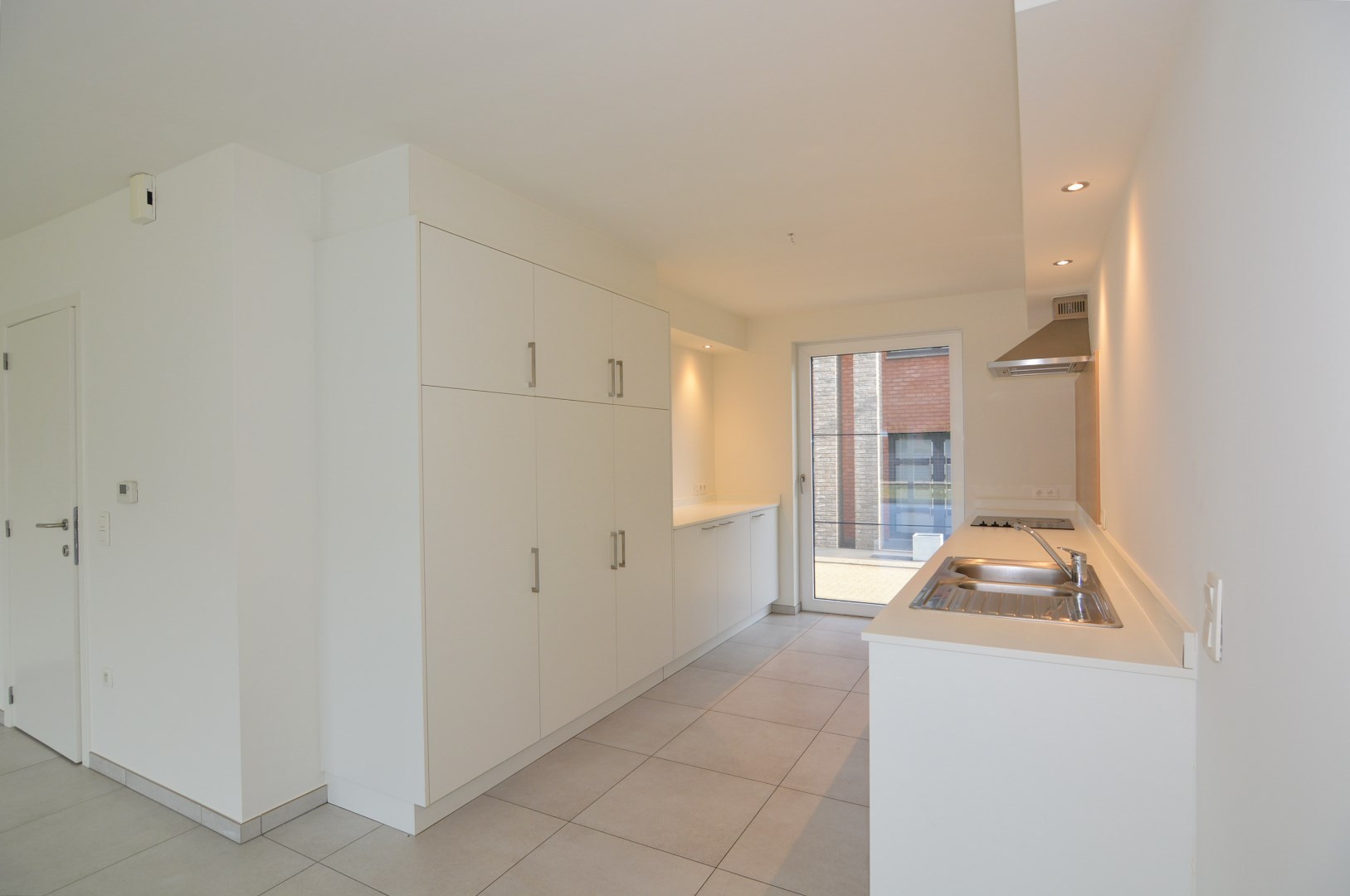 Moderne appartementswoning met 3 slpk, dubbele garage en terras. 