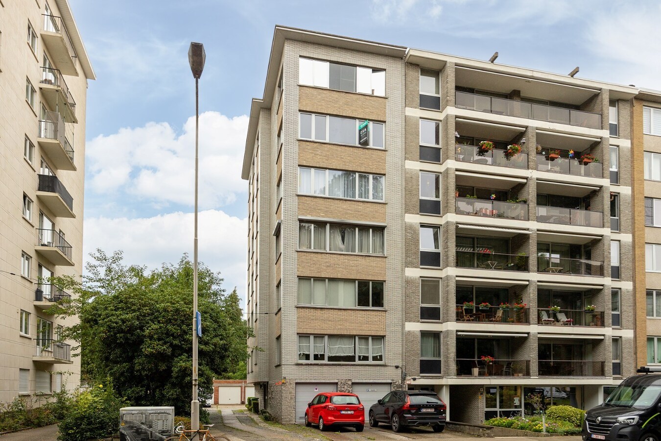 Gerenoveerd appt met 3 slpk te Berchem! 