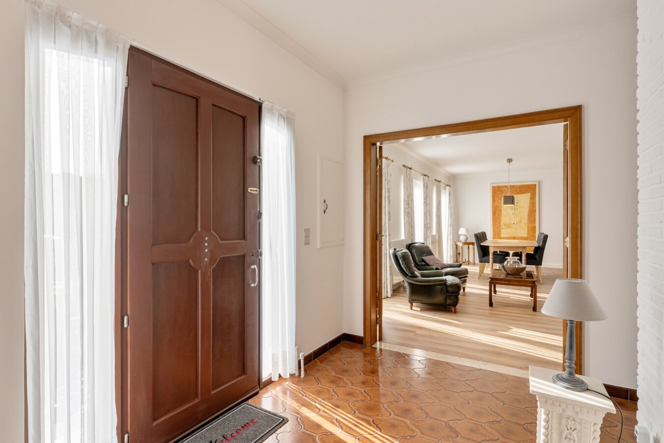 Zeer goed onderhouden gelijkvloerse gezinswoning op een riant perceel van 19a75ca op een rustige locatie te Schalkhoven, een deelgemeente van Hoeselt. 