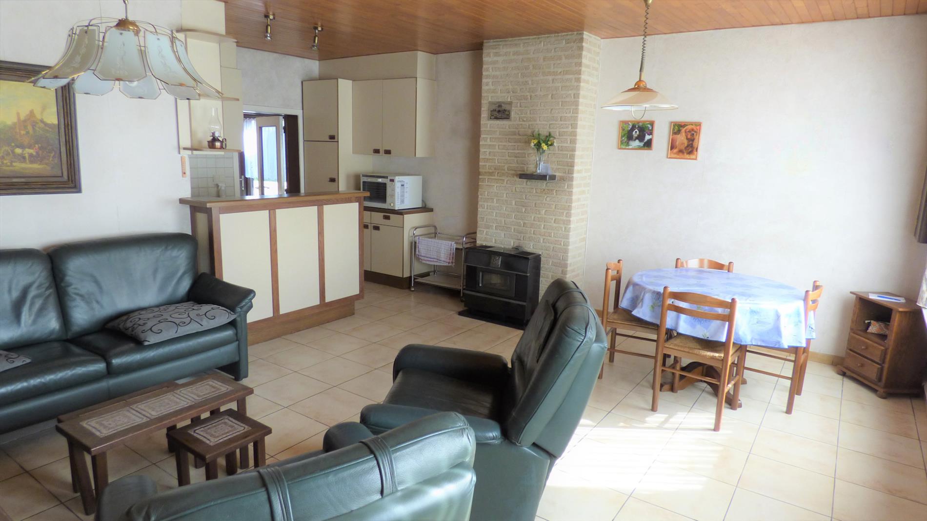 Charmante en verrassend ruime halfopen woning te Kuurne 