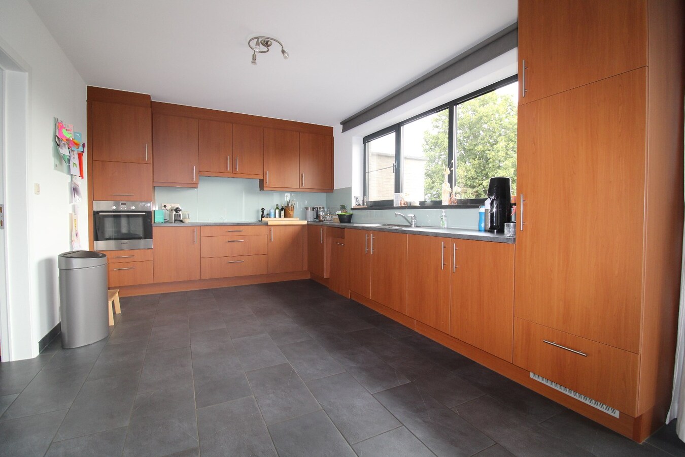 Zeer rustig gelegen ruim appartement met 3 slaapkamers en grote terrassen 