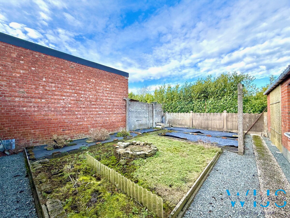 Te renoveren halfopen bebouwing op mooie ligging in Assenede ! 