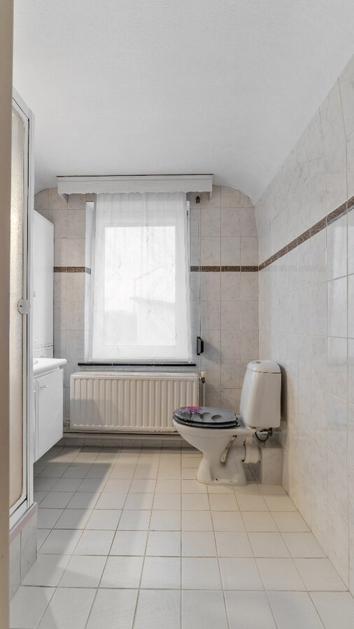 Riante gezinswoning met tal van mogelijkheden nabij Maastricht! 