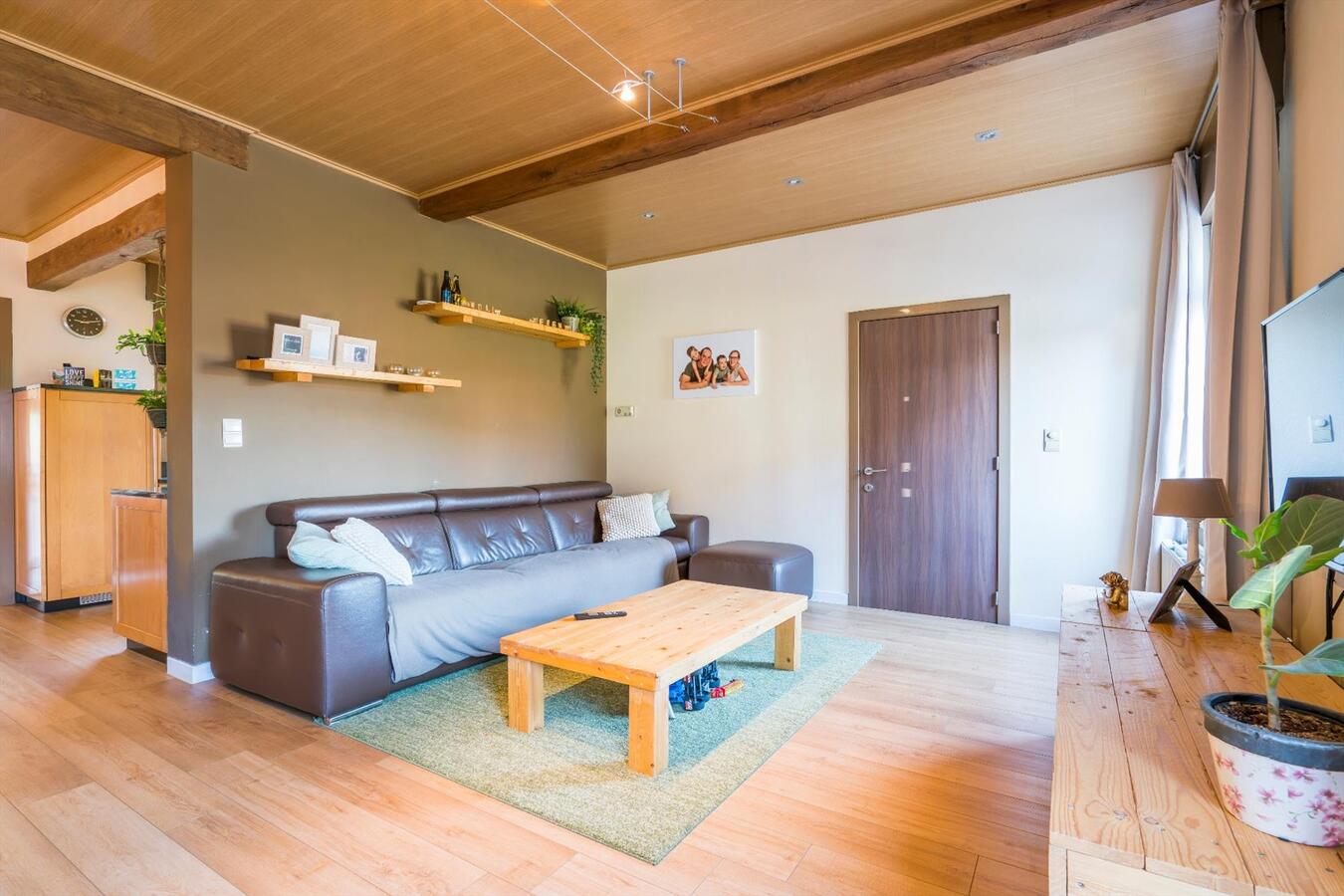 Rustige gelegen, vrijstaande woning met ruime nieuwbouwgarage 