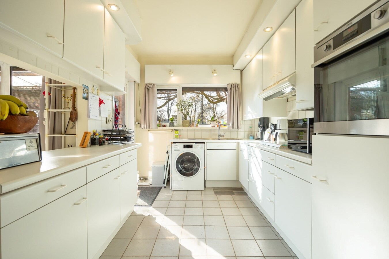 Ruime half-open bebouwing met 5 slaapkamers op toplocatie 