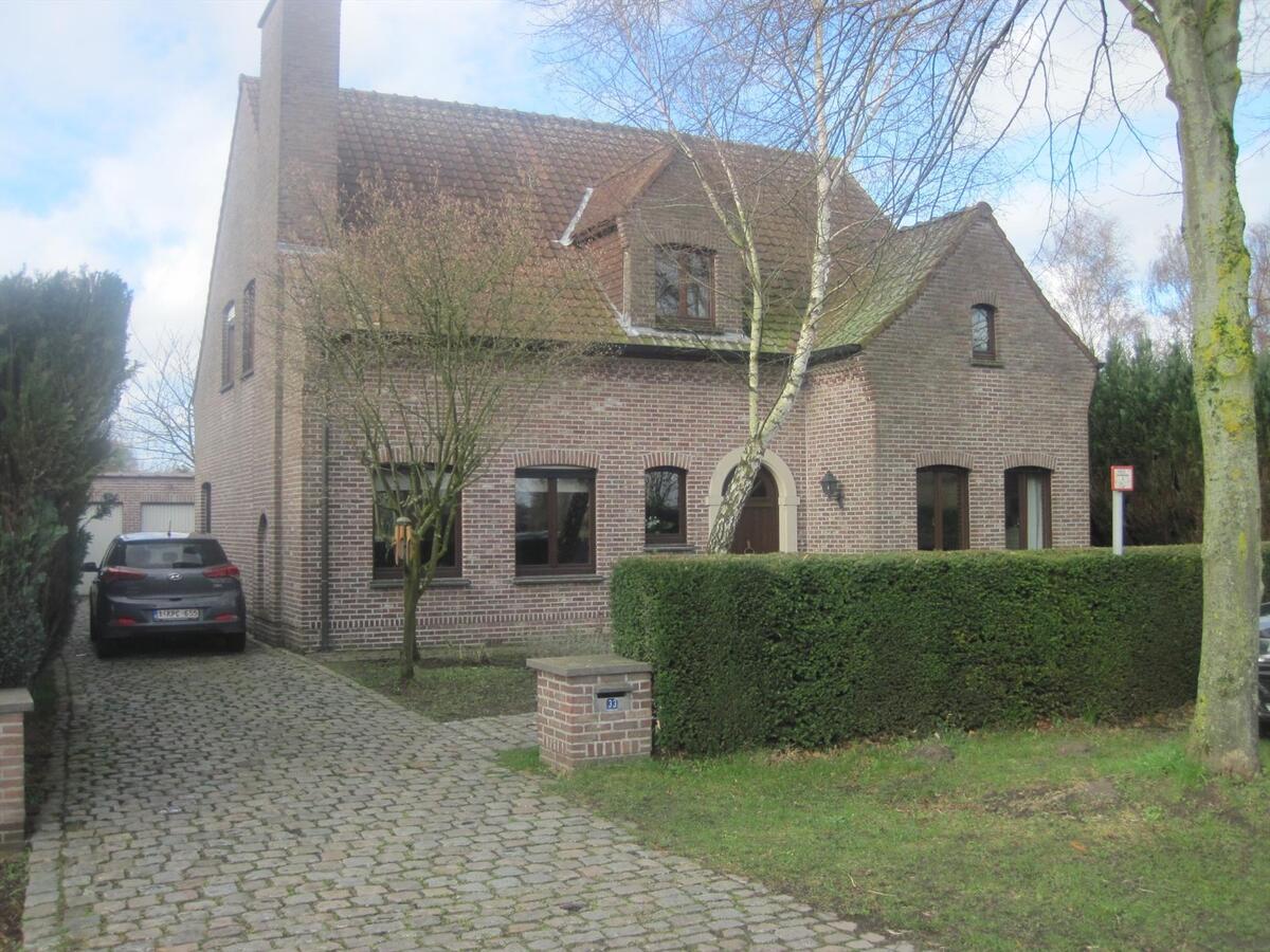 Tijdloze villa in rustige straat. Groene omgeving én toch overal vlakbij. 