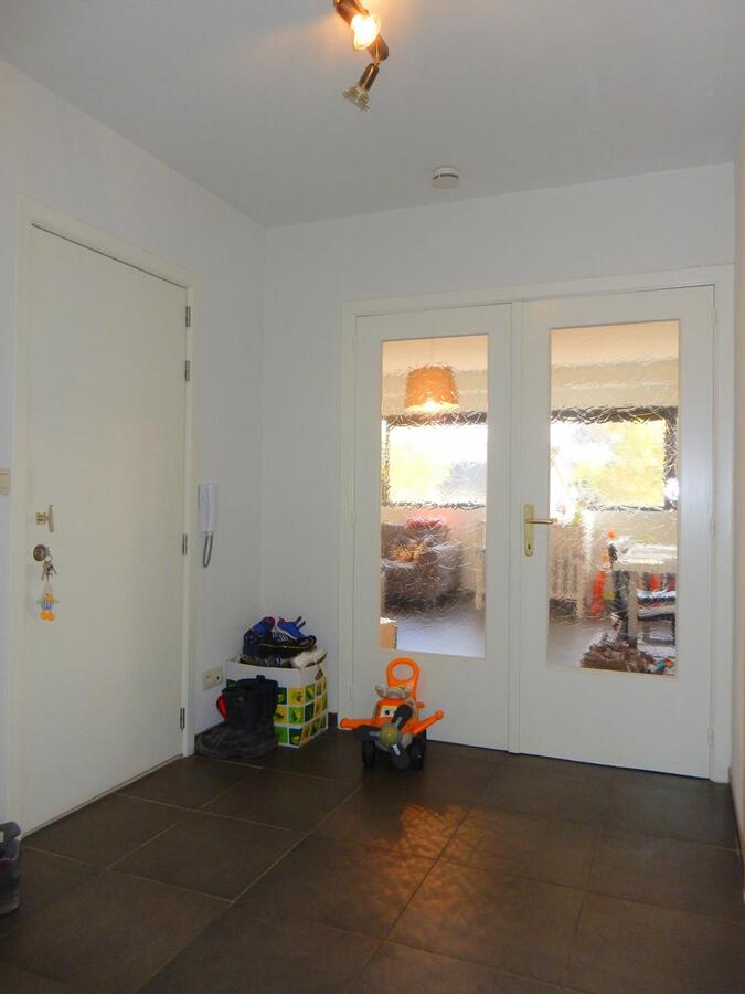 Vernieuwd appartement met 2 slaapkamers 