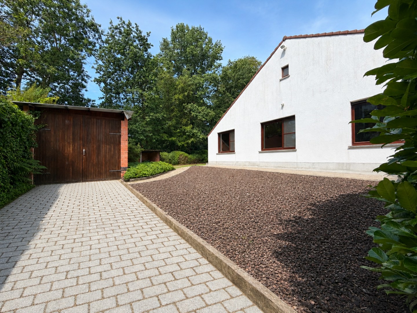 Charmante vrijstaande villa met 3 slaapkamers, ruime zolder en zonnig perceel van 1.500 m² 