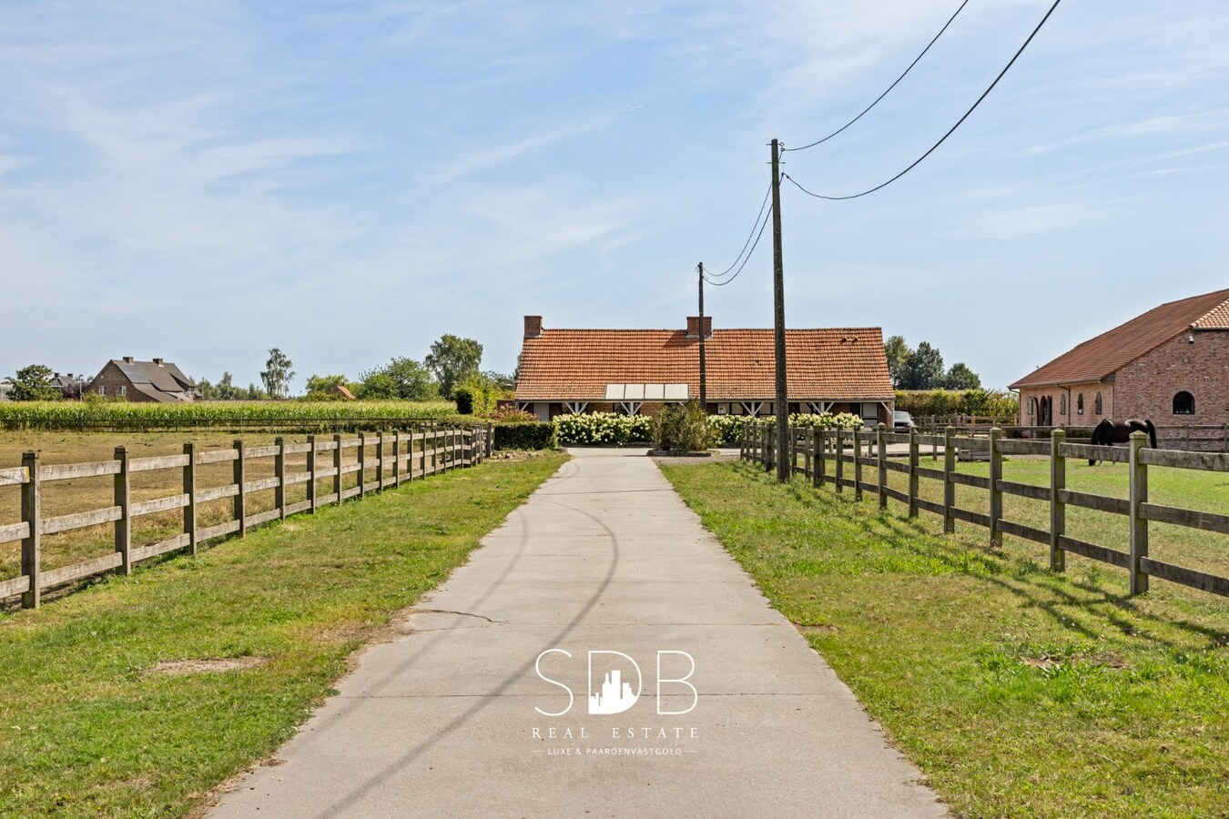 Prachtige landelijke woning met hippische accommodatie op 2,5hectare 