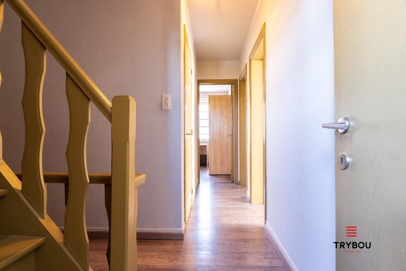 Gezellige en ruime woning met tuin - instapklaar in het hart van Ledegem 