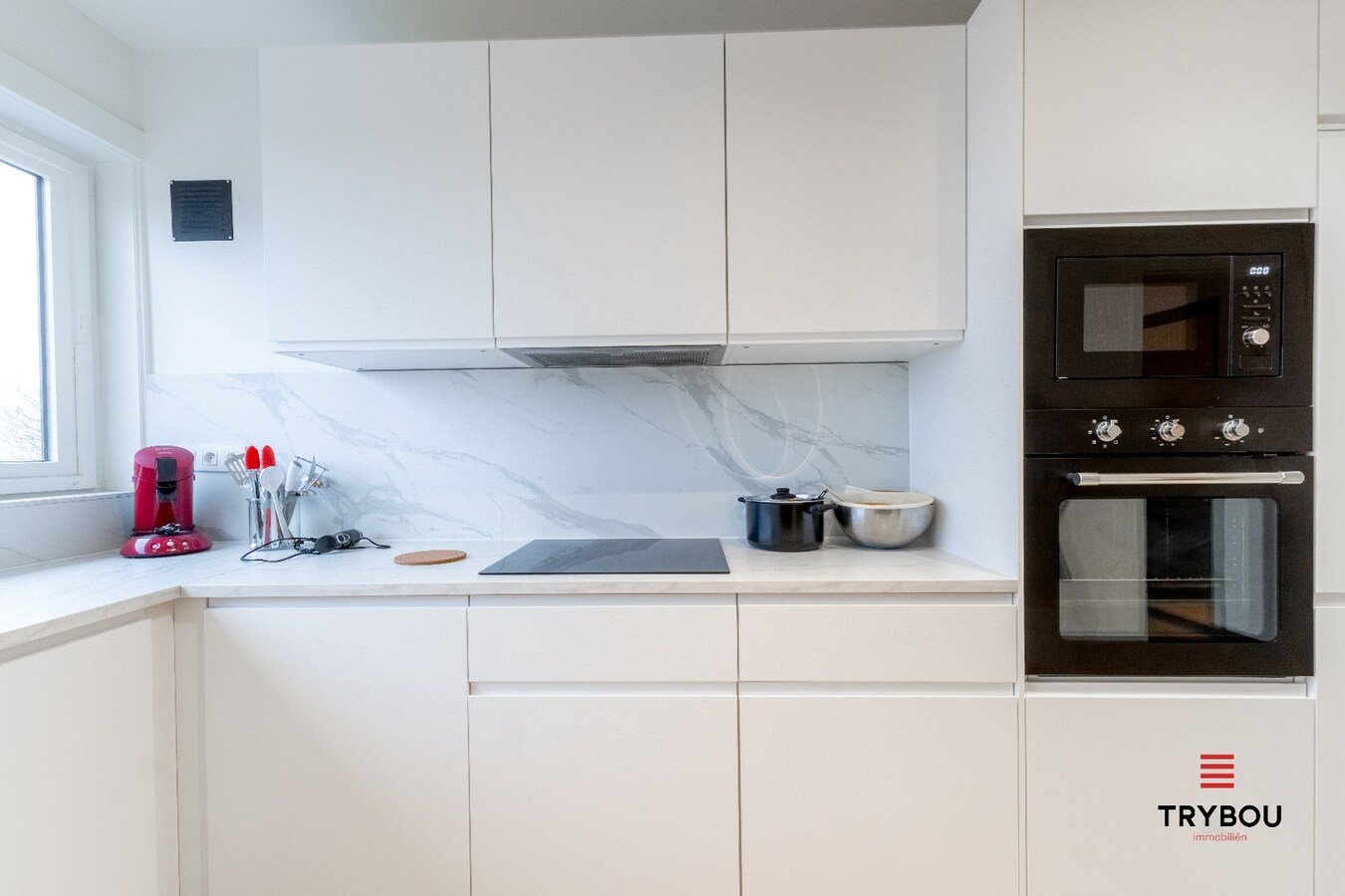 Volledig gerenoveerd 2-slaapkamerappartement te koop – rand centrum Ieper 