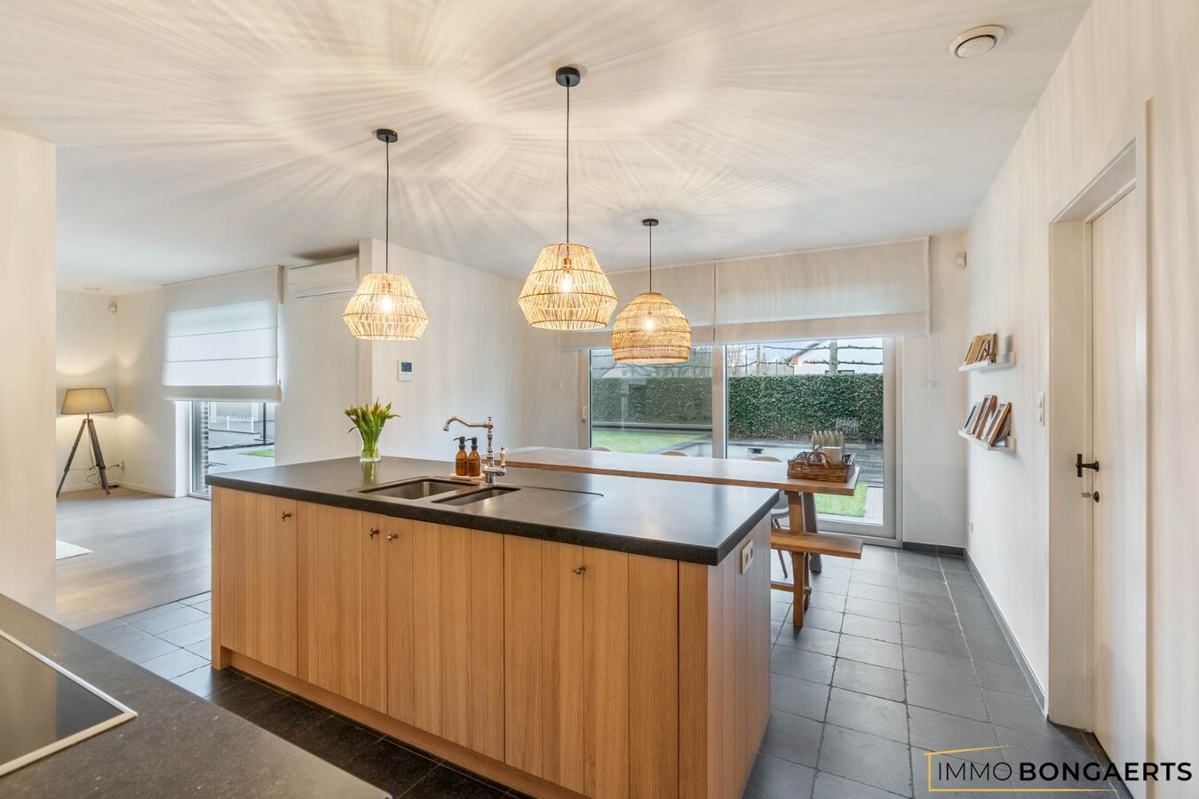 Prachtig afgewerkte woning met praktijkruimte 