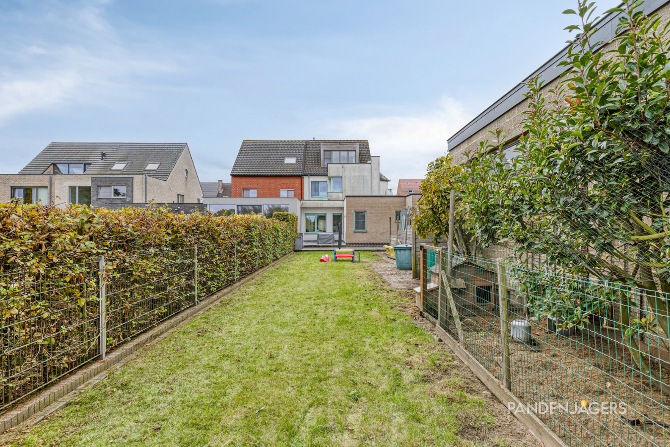 Verrassend ruime HOB (290 m²) met garage voor 3 wagens te Duffel 